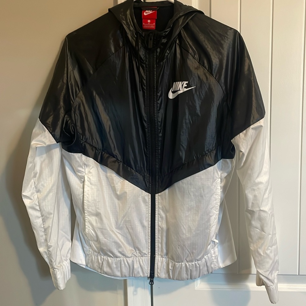 Black/White Nike Windbreaker Jacket Women’s Medium
